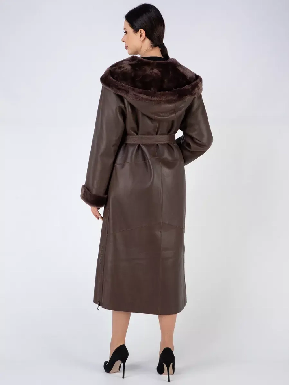 Дубленка зимняя натуральная с капюшоном