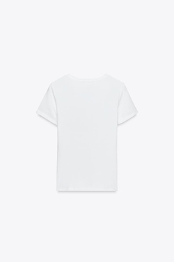 ZARA ФУТБОЛКА С КАРМАНОМ И ЦВЕТКОМ, БЕЛЫЙ