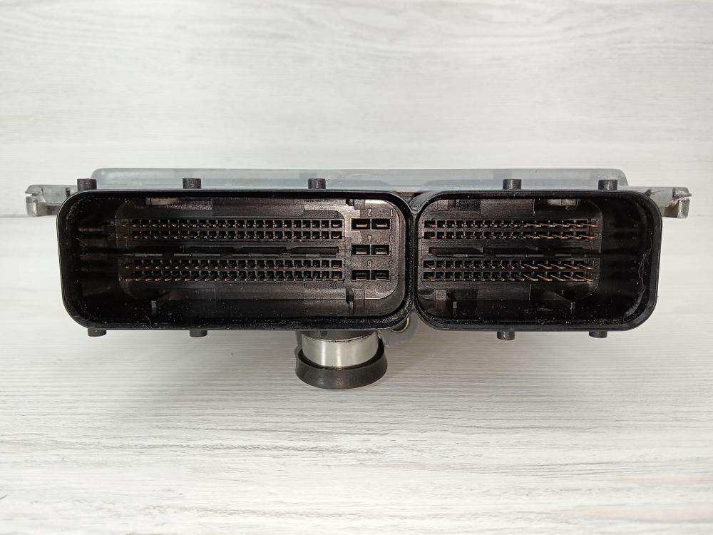 Блок управления двс Audi A6 2009 C6/4F ccea C6