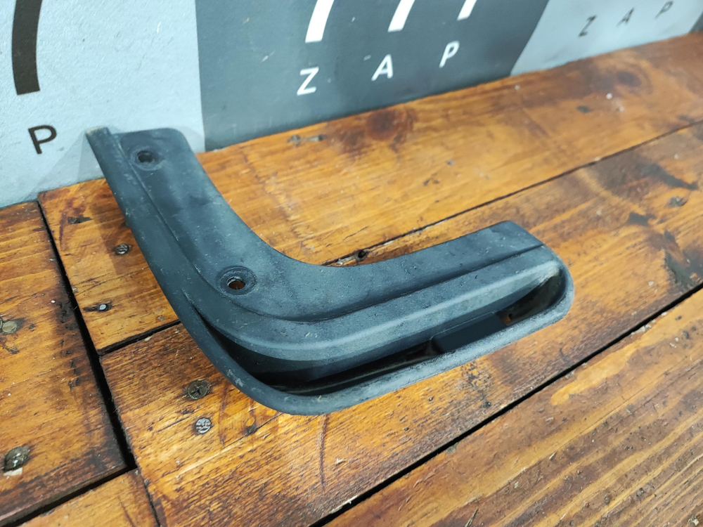 Брызговик задний правый Kia Cerato 4 (BD) 18-22 Б/У Оригинал 86842M6000