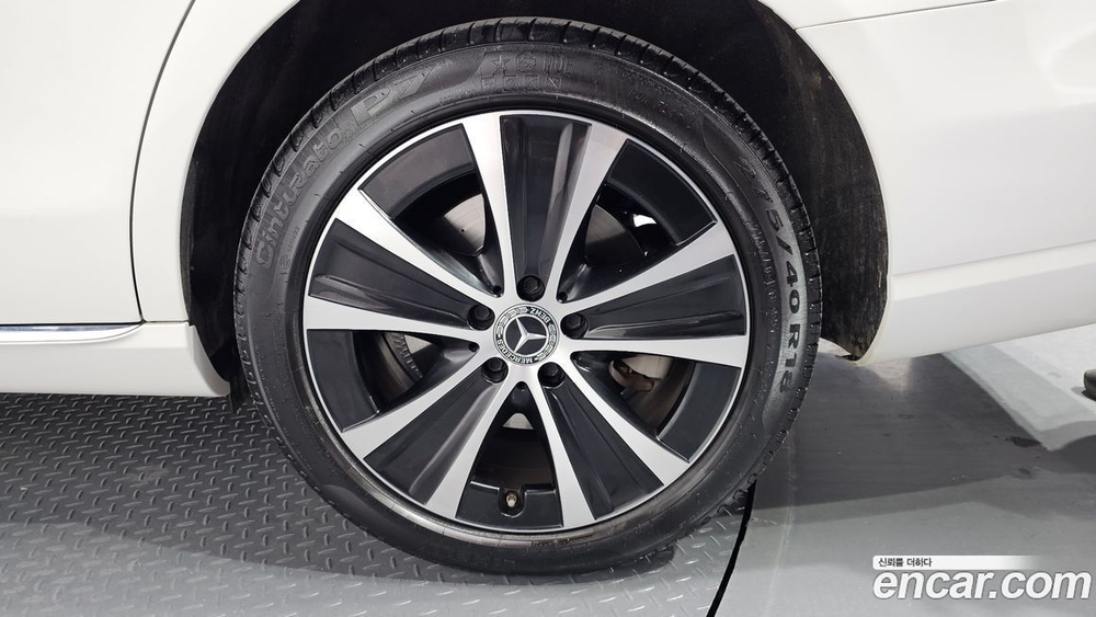 Mercedes-Benz E-Class W213 E300e 4MATIC Exclusive (02.2021)