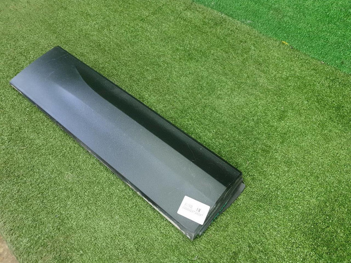 Накладка двери задняя правая Skoda Karoq (2017-н.в.)