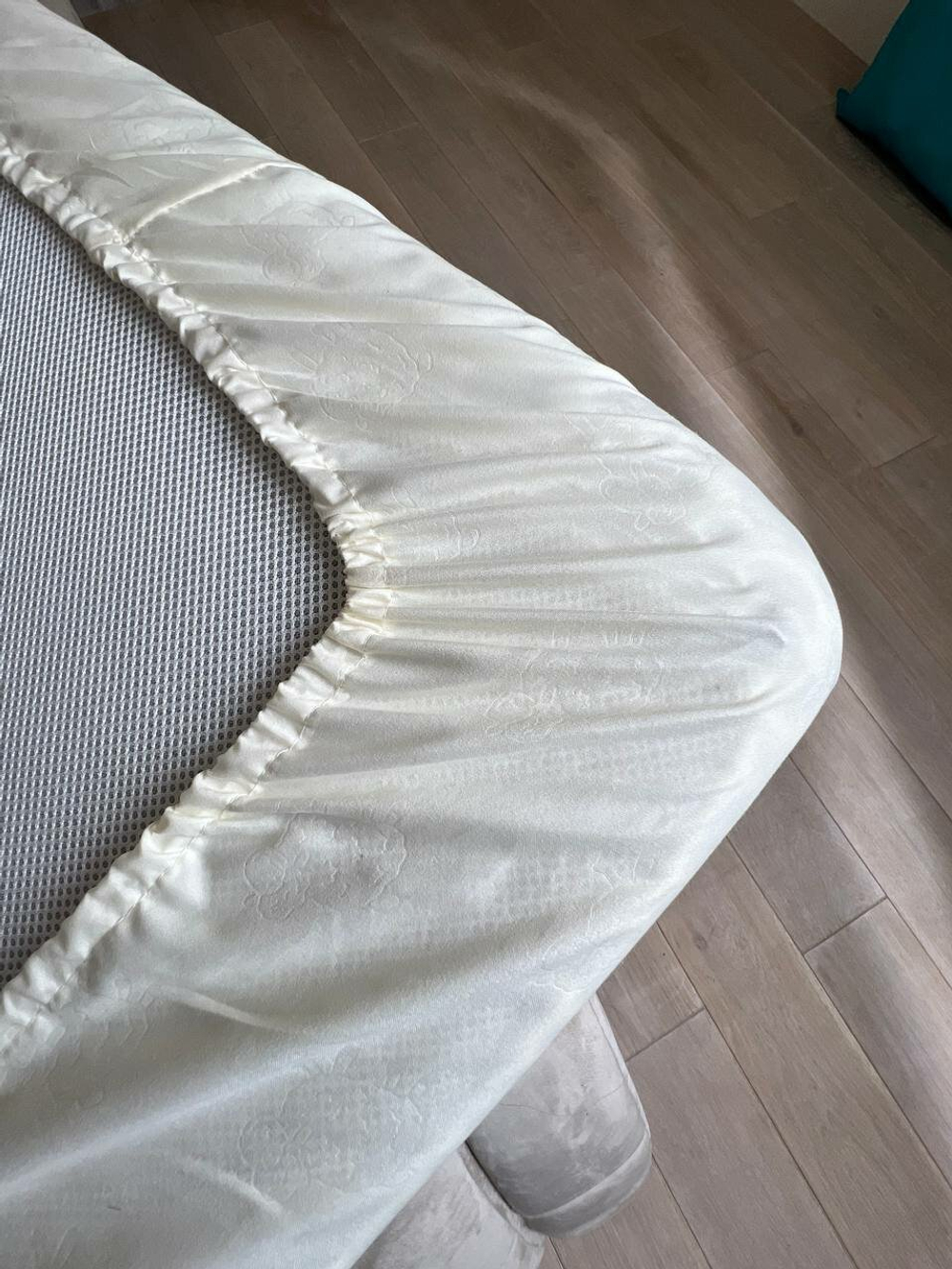 Наматрасник INVA защитный стеганный с бортиком 120 х 200 см / бежевый