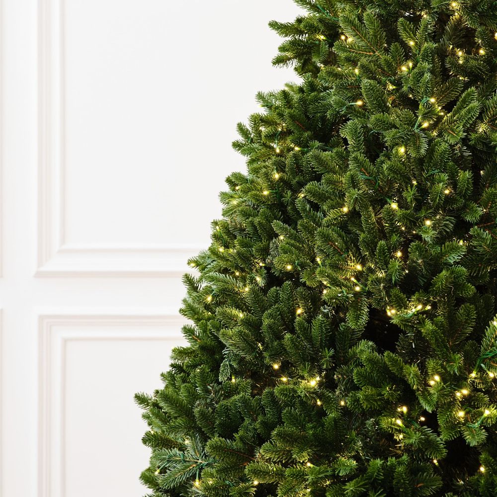 Елка с гирляндой «Grand Majesty» (Литая+пвх) 270 см / 2,7 м