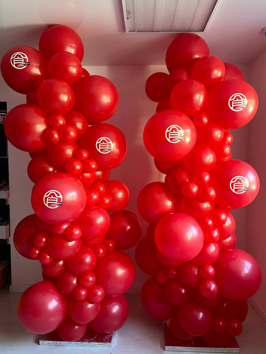 Воздушные шары на открытие магазина/кафе/ресторана стойки красные с логотипом №3402