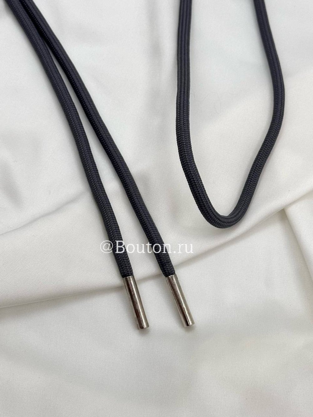 Шнур серый 1,35 м