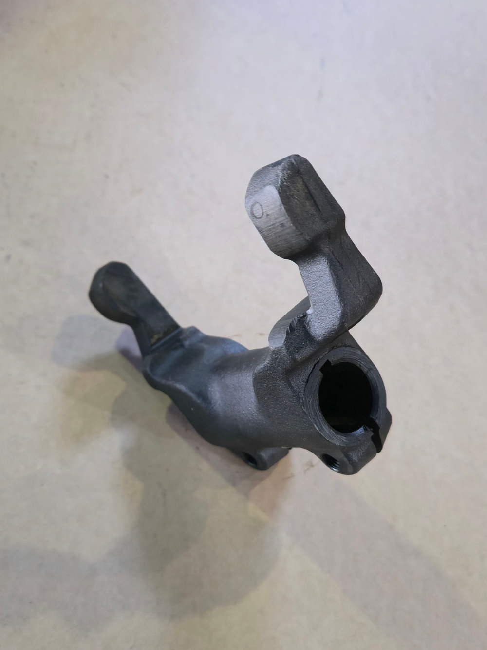 Вилка сцепления ЯМЗ-656, 658 (корзина 183-05, 184-05) (D 28) АВТОДИЗЕЛЬ