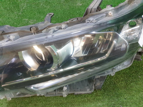 Фара левая Toyota Land Cruiser Prado 150 (2017-н.в.) LED