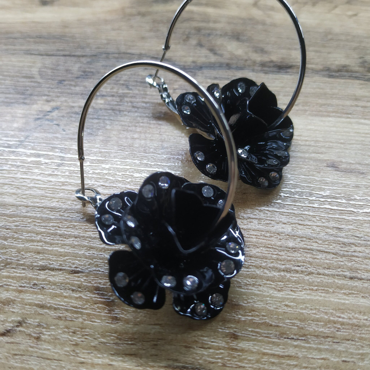 Серьги-кольца с подвеской роза стразы металл цвет черный