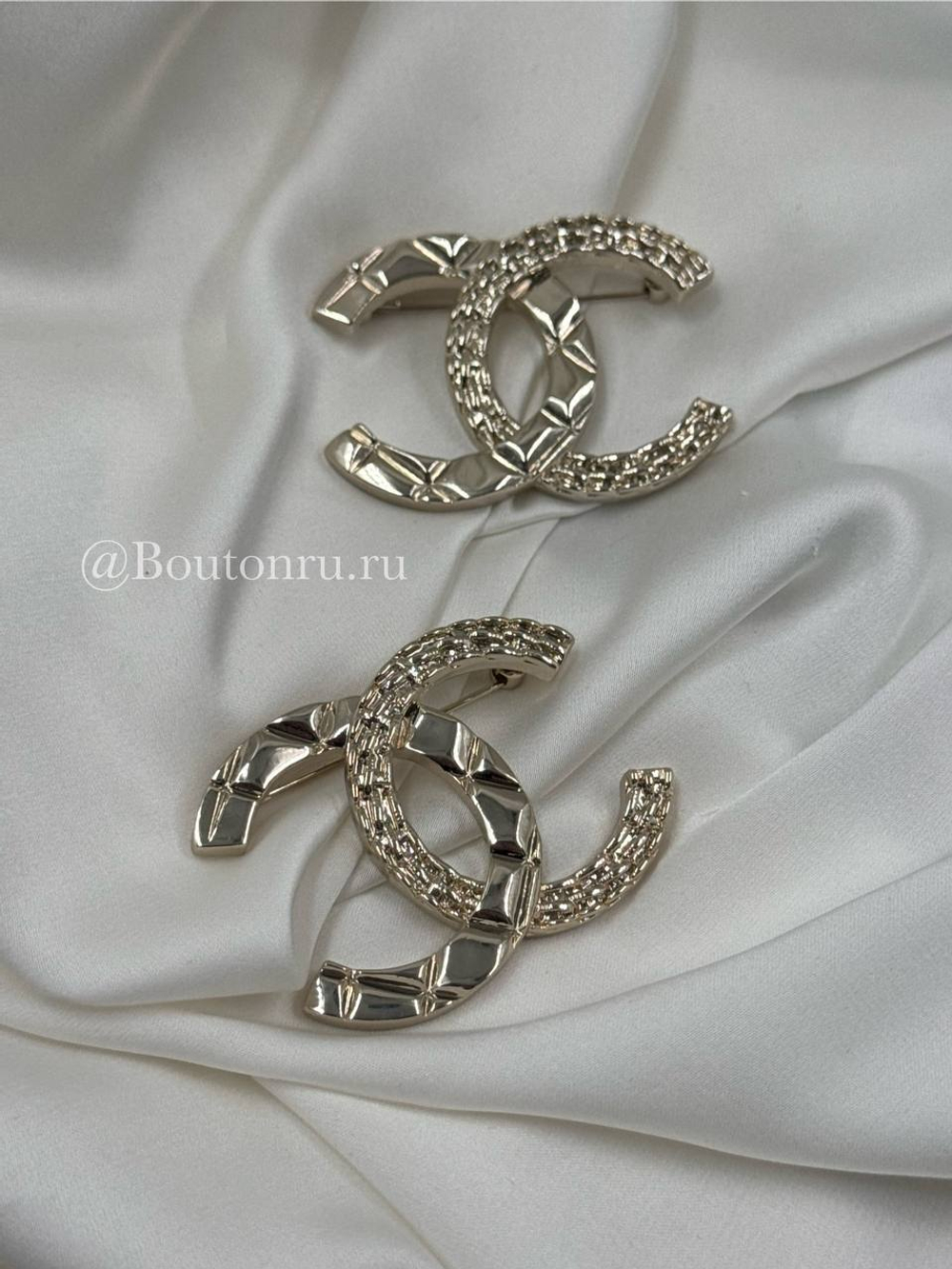 Брошь Золотистая Шан. Стеганая