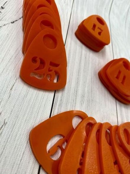 Номерки для гардероба прорезные