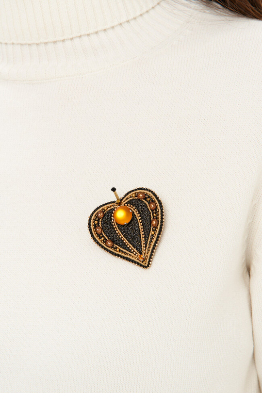 8422 Брошь (черный)