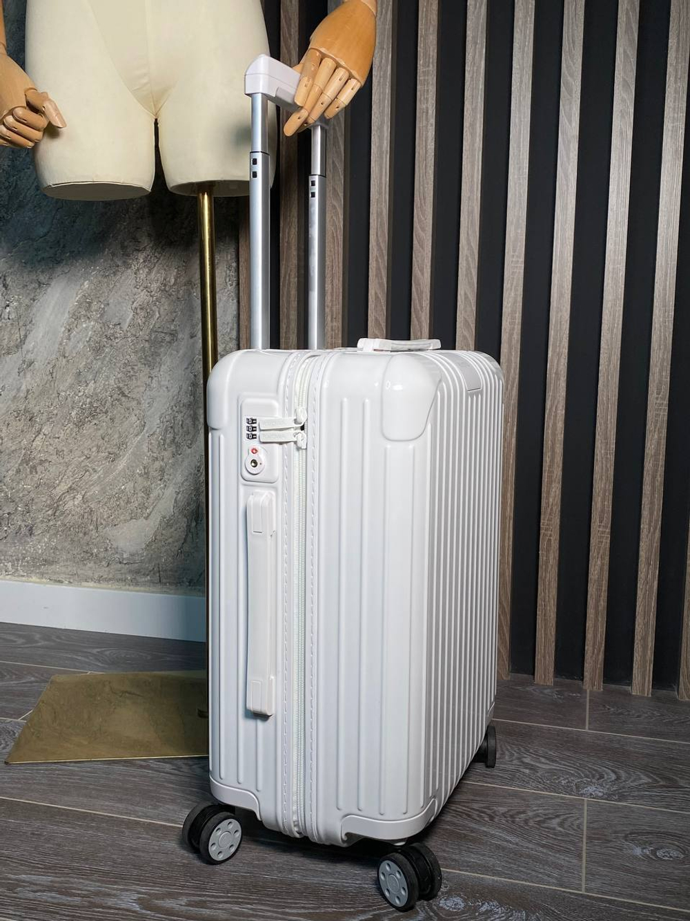 Чемодан Rimowa