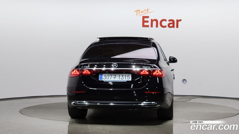 Mercedes-Benz E-Class W214 E300 4MATIC Exclusive (02.2024)