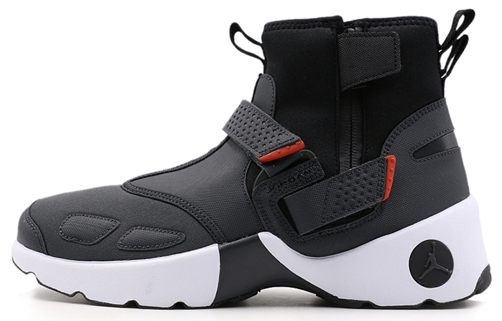 Jordan Trunner Lx High Hyper Sneakers