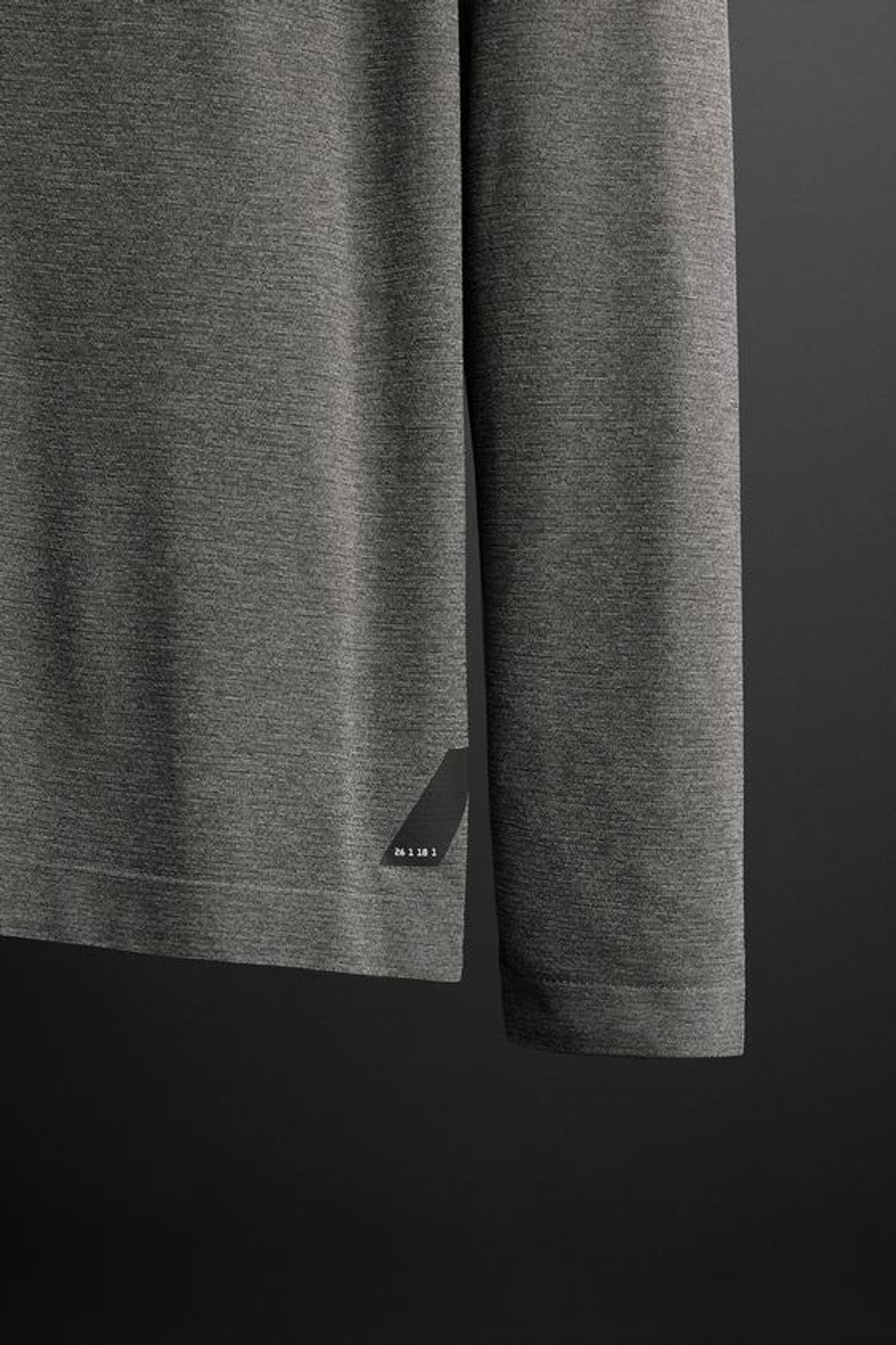 ZARA БЕСШОВНАЯ СПОРТИВНАЯ ФУТБОЛКА, СЕРЫЙ