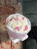 Букет из диантусов и хризантемы