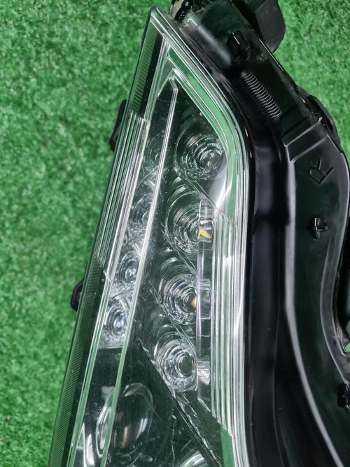 Битая Фара правая Toyota LC Prado 150 (13-17) LED