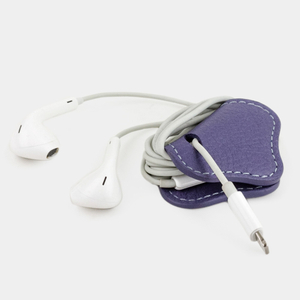 Чехол-держатель для проводов Chapeau Easy из натуральной кожи теленка, цвета сирени