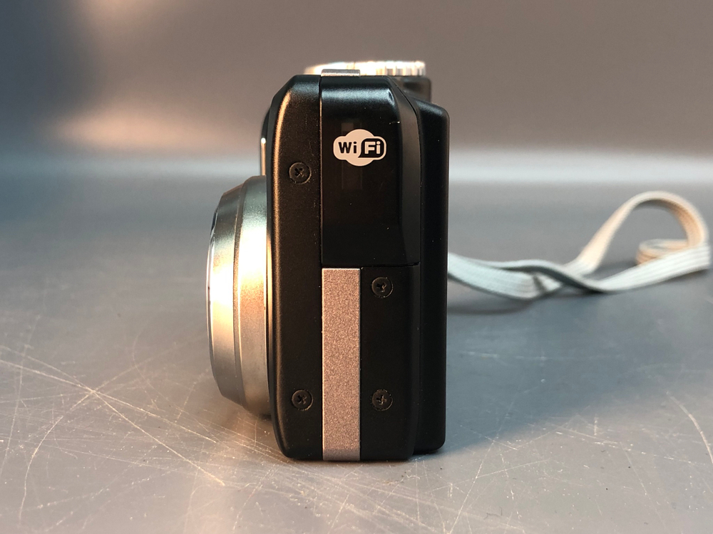 Nikon p1, без зарядного устройства