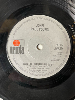 Винтажная виниловая пластинка LP John Paul Young Love Is In The Air (UK 1977) 7 дюймов