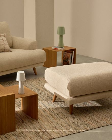 Пуф Karin из бежевого шенилла с ножками из массива бука 90 x 70 см