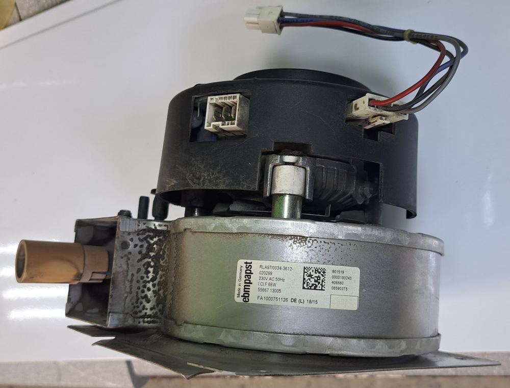 Вентилятор на газовый котел Vaillant Ebmpapst RLA97/0034-3612-020299 (оригинал, б/у)