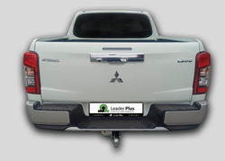 Фаркоп(прицепное) Лидер-Плюс для MITSUBISHI L200 2015- (паспорт и сертификат в комплекте)(без электрики)M117-A