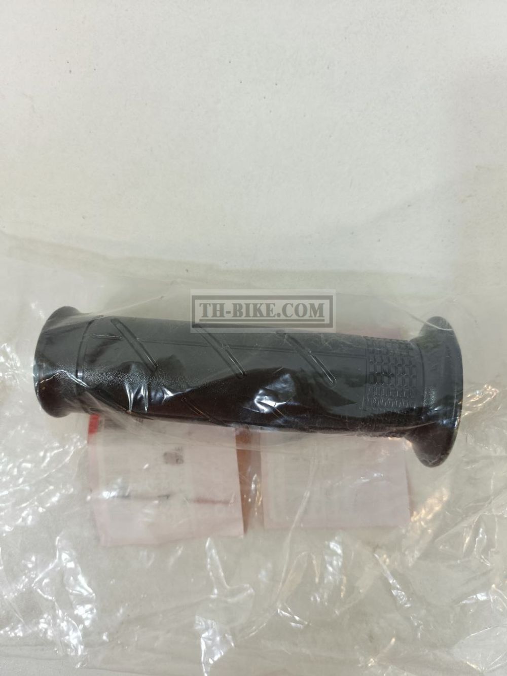 53150-MGS-D30. GRIP, L. HANDLE