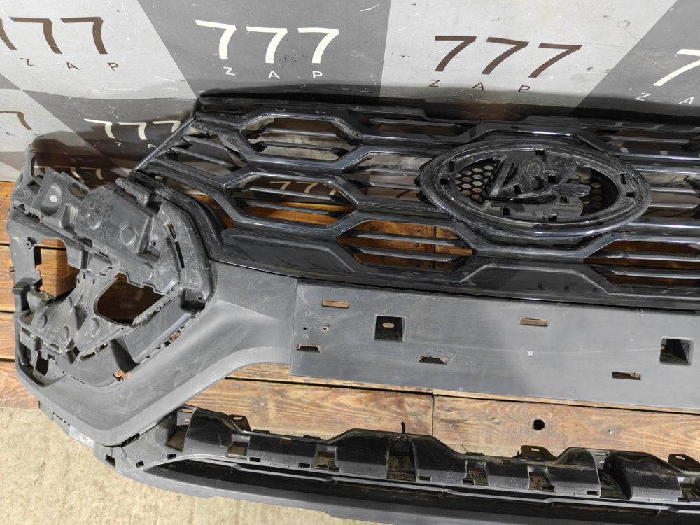 Бампер передний + решетка радиатора LADA Vesta Cross 22-нв Б/У Оригинал 8450040056