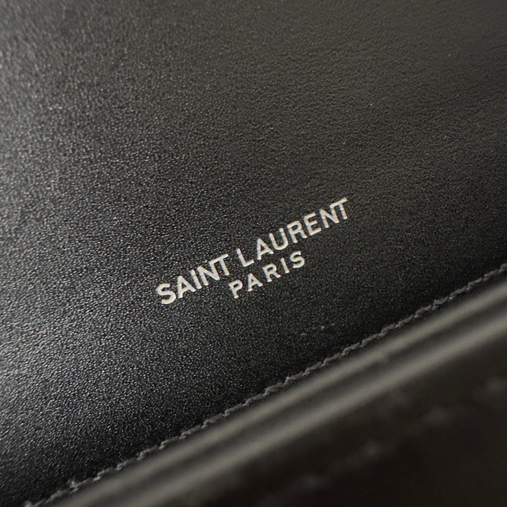 KATE SMALL C КИСТОЧКОЙ