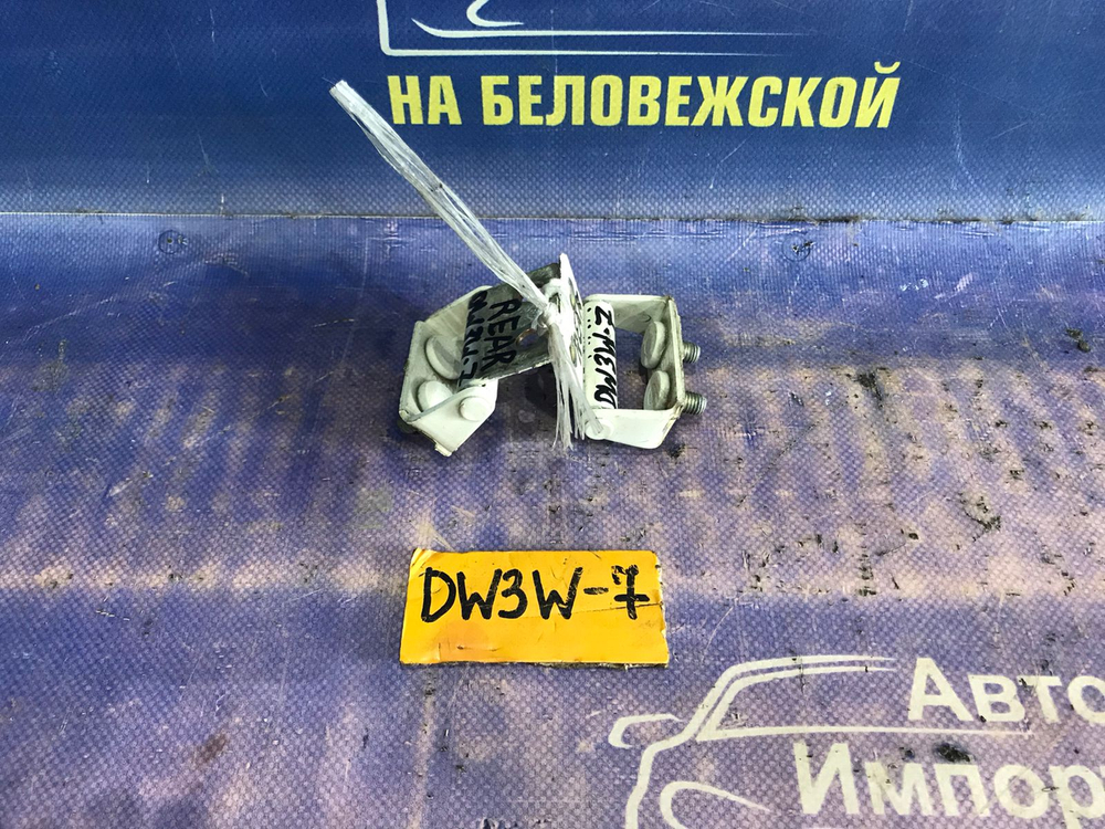 Петля багажника MAZDA DEMIO 1998