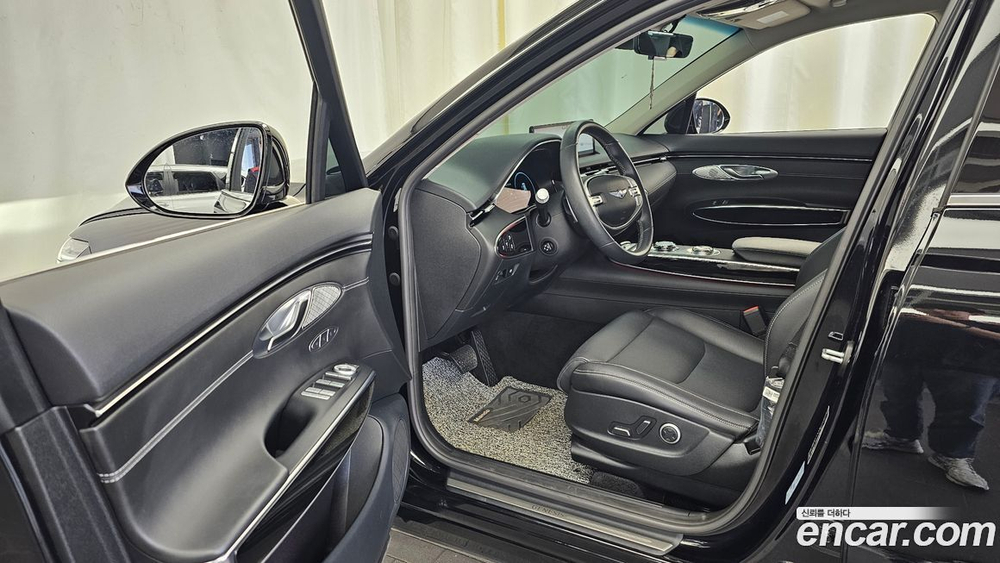 Genesis GV70 2.5T Бензин 2WD (01.2022)
