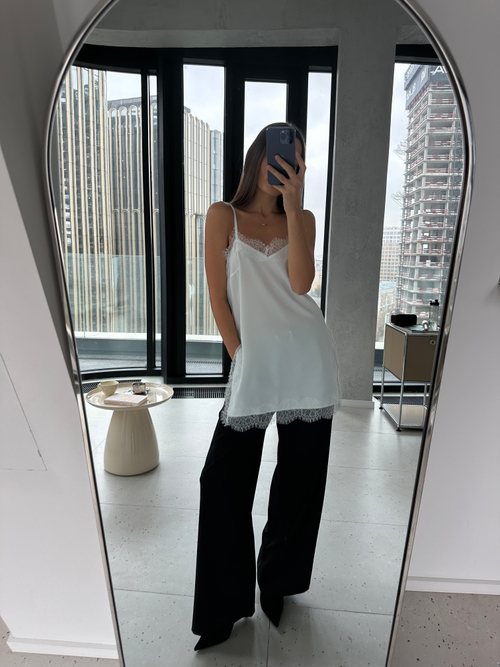 Блуза-топ из шелка с кружевом молочная