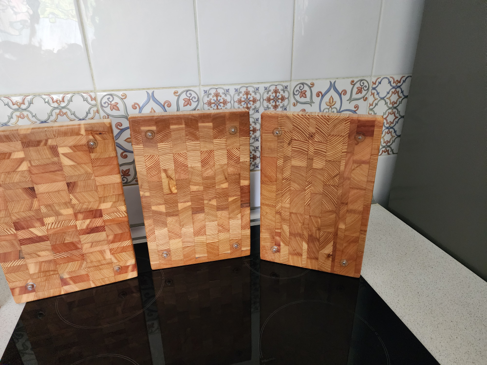 Торцевая разделочная доска 30x20x3 см. лиственница, арт. 062-1 уцененная-1