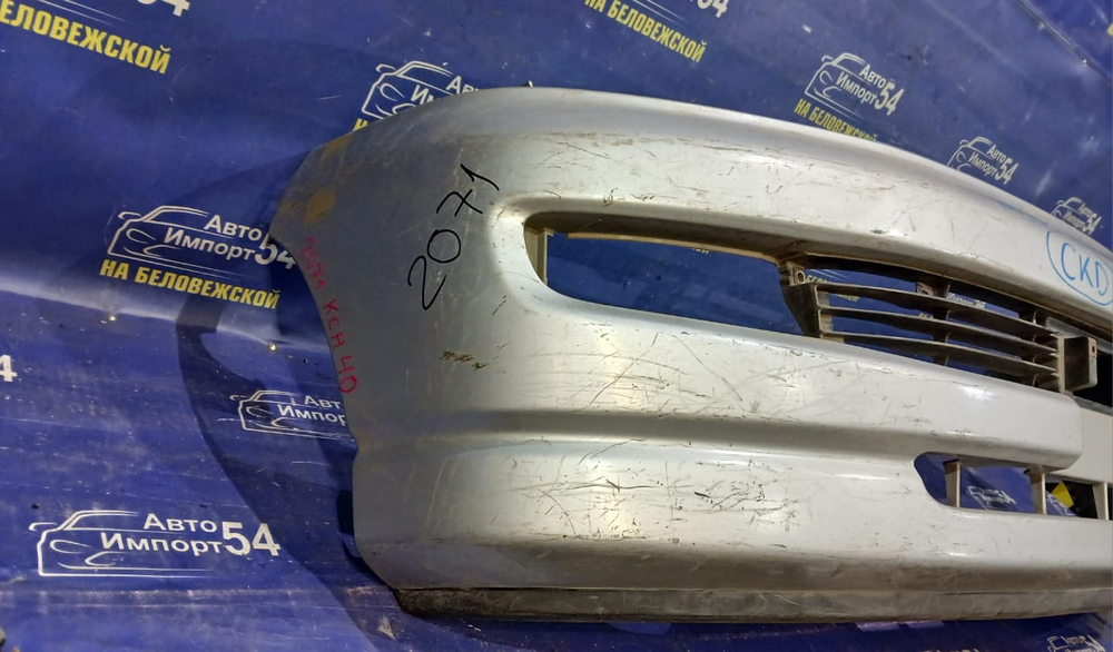 Бампер передний TOYOTA REGIUS 1998