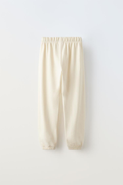 ZARA КОМПЛЕКТ ИЗ БРЮК И ТОЛСТОВКИ С НАДПИСЬЮ, ЭКРЮ