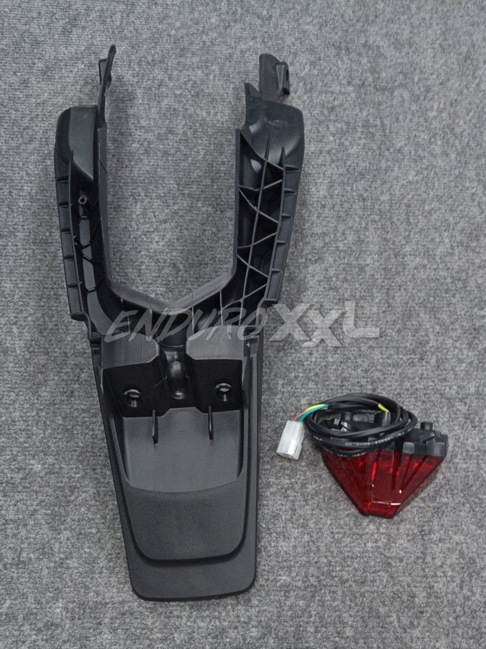 Стоп-сигнал с подкрылком (хвост) KTM 2024+ (GR8 с 24/Kews K23)