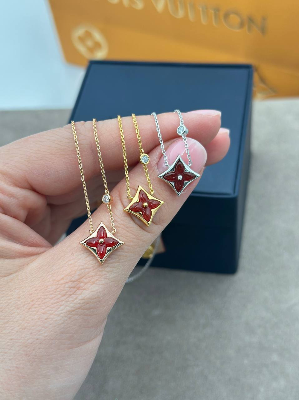 Кулон Van Cleef & Arpels