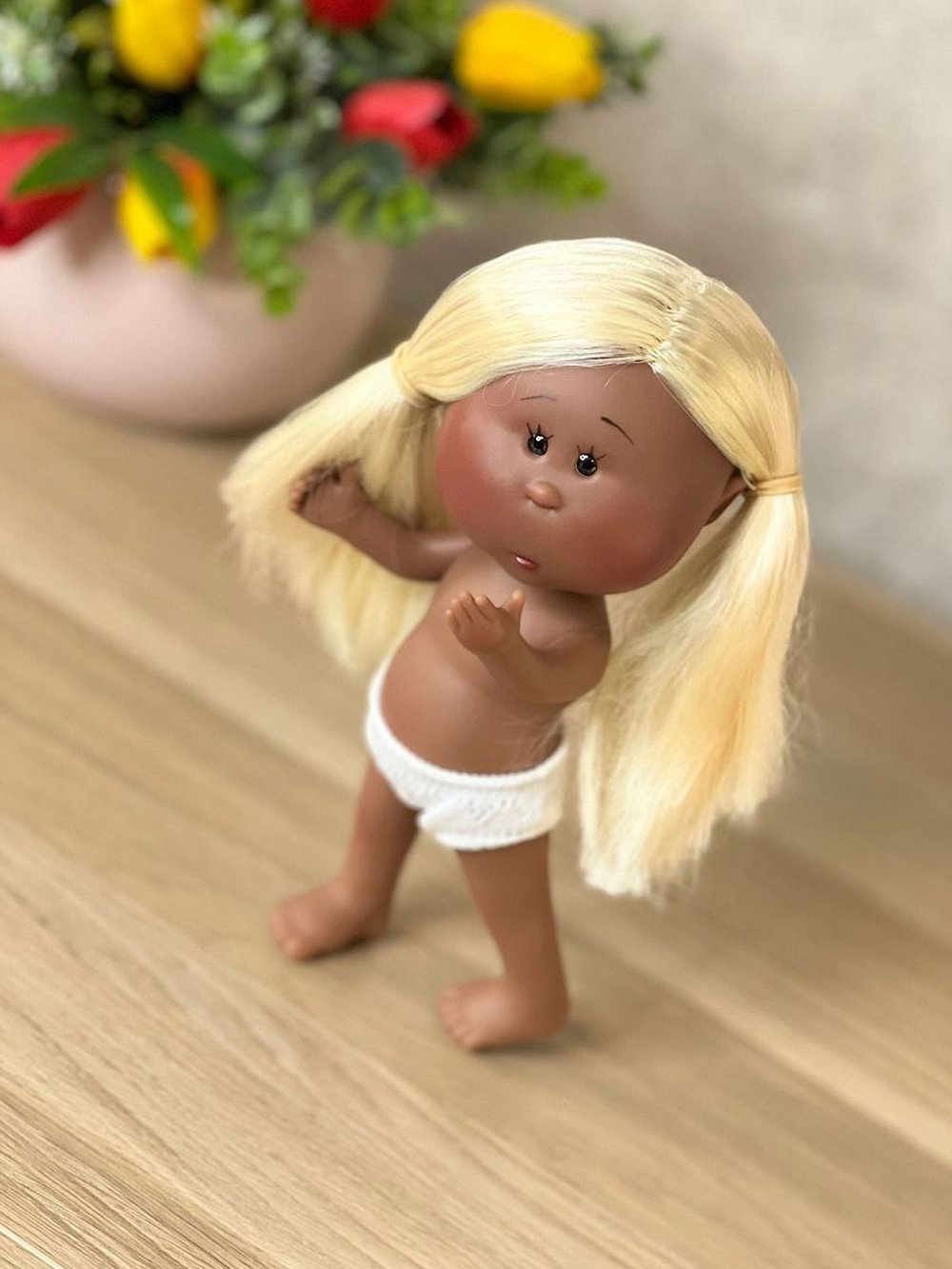 Кукла Nines виниловая 23см Little Mia без одежды (3199WN2)