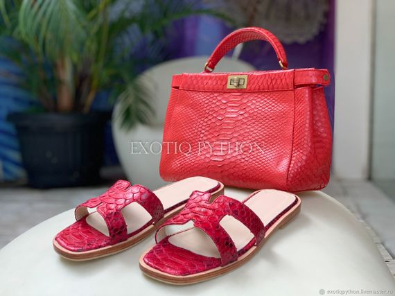 Шлепки из натуральной кожи питона SH-155