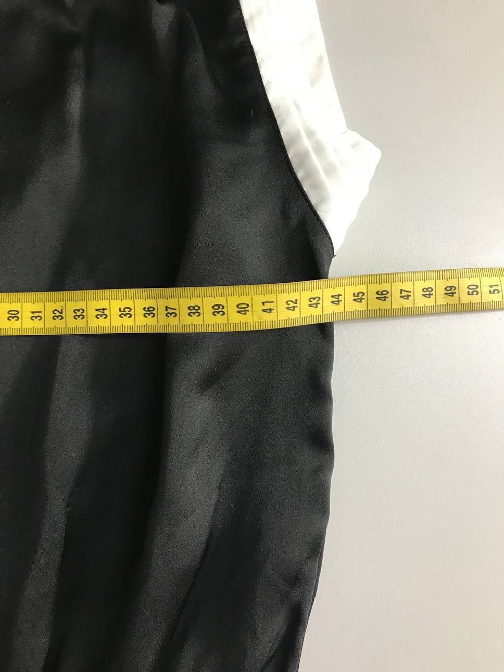 Топ Sisley с оборкой, маркировка М, визуально 46 размер