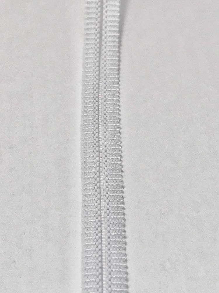 Резинка с просечкой 8 мм белая