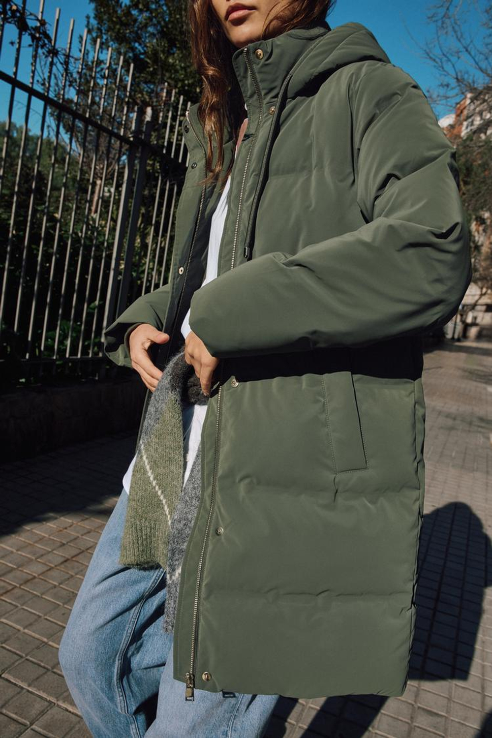 ZARA ВЕТРОЗАЩИТНЫЙ АНОРАК СРЕДНЕЙ ДЛИНЫ ИЗ ПРОРЕЗИНЕННОЙ ТКАНИ, ХАКИ