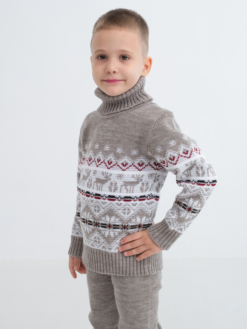 Свитер вязаный с горлом "Северное сияние"