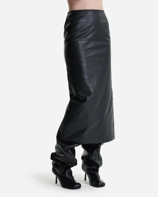 Утепленная юбка миди из экокожи
