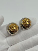 Клипсы биколор Chanel