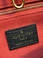 Черная сумка Louis Vuitton Onthego PM с узором монограм