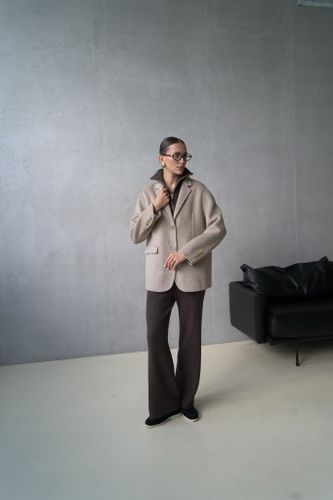 Пиджак из шерсти бежевого цвета