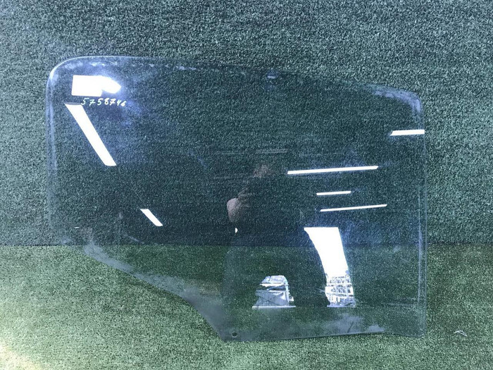 Стекло двери заднее правое Peugeot 308 1 T7 (2007-2015)